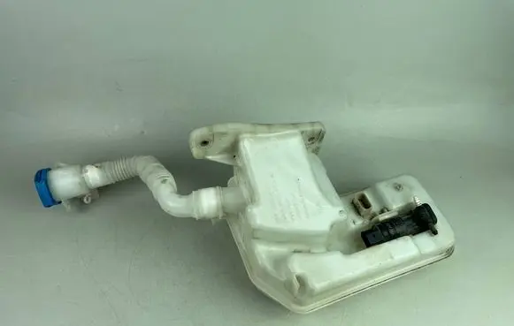 Volkswagen Golf VIII Windshield washer fluid reservoir/tank 5WA955453A 5FF955453 1K6955651