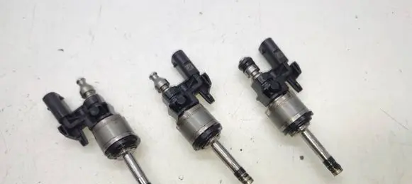 Seat Arona Fuel injectors set 0261500443