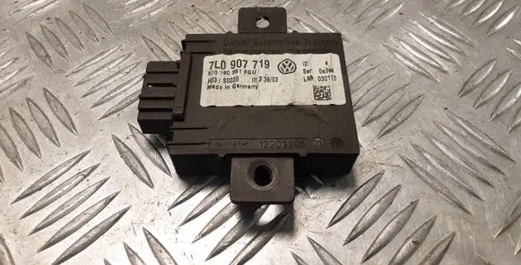 Volkswagen Touareg I Alarm control unit/module 7L0907719