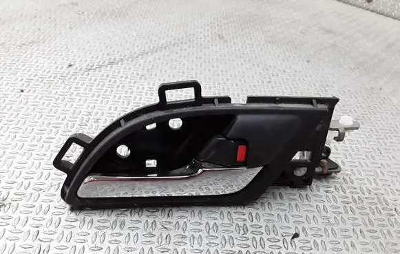 Honda CR-V Rear door interior handle