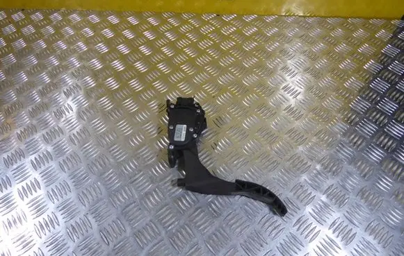 Volkswagen Golf IV Accelerator throttle pedal 51942423