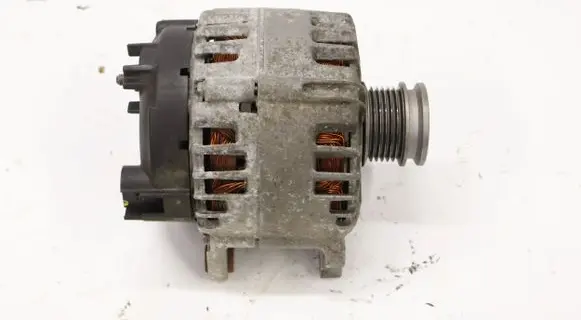 Volkswagen Golf VII Generator/alternator 04E903023K