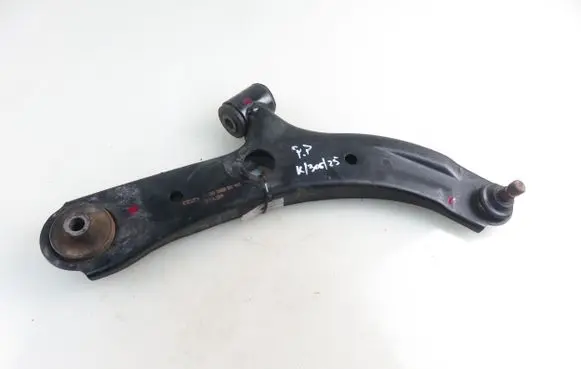 Suzuki Swift I Front control arm