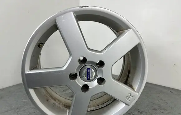 R16 alloy rim