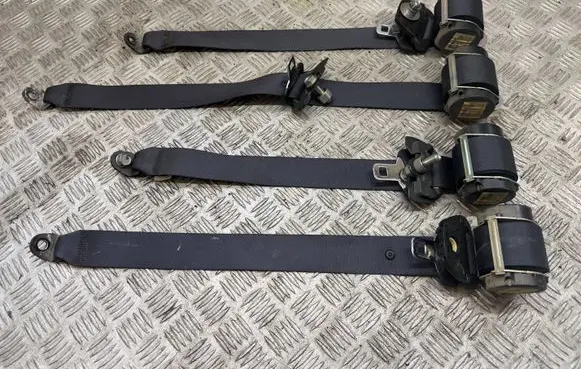 Peugeot 4007 Rear seatbelt