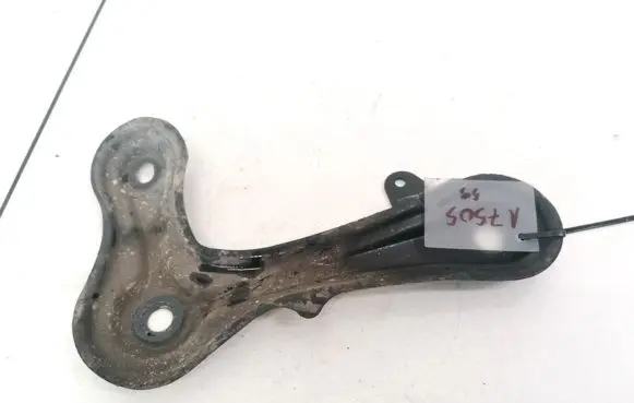 Toyota Verso Engine mounting bracket