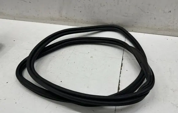 Mercedes-Benz CLA C118 X118 Trunk rubber seal (body) A1186930300