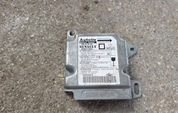 Renault Megane II Airbag control unit/module 8200117651