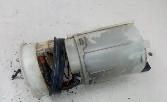 Volkswagen Polo Mechanical fuel pump 
