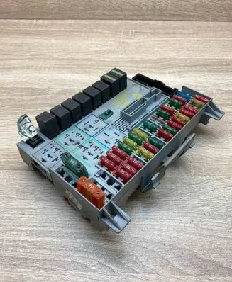 Opel Vectra B Fuse box set 90504534 USED