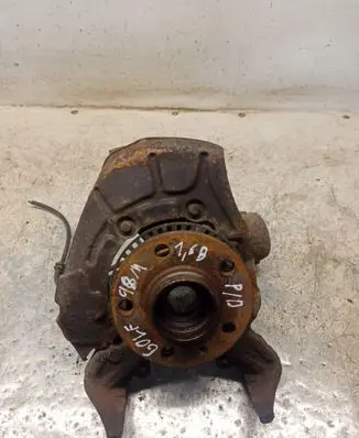 Volkswagen Golf IV Front wheel hub