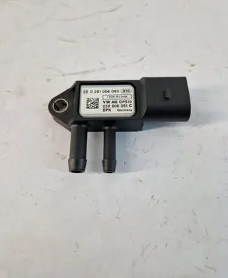 Audi A4 S4 B8 8K Oil pressure sensor 0281006083