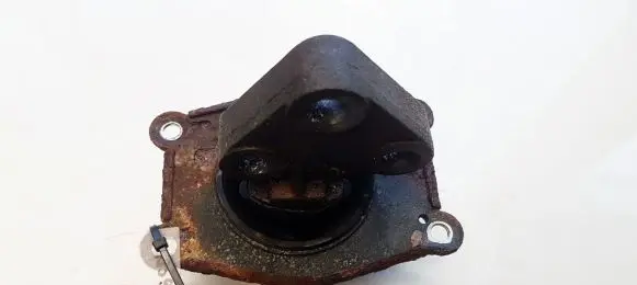 Opel Zafira A Engine mount bracket