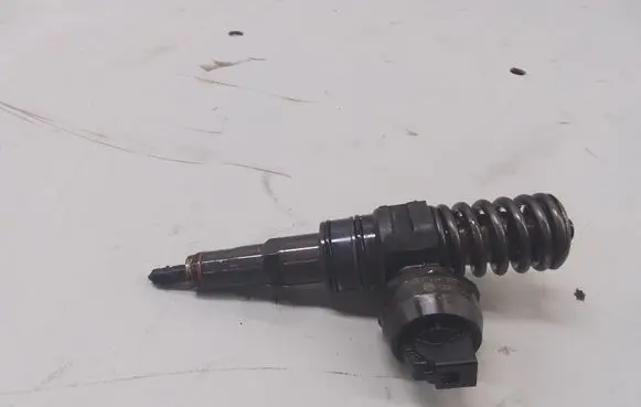 Volkswagen Phaeton Fuel injector 07Z130073H
