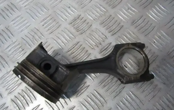 Opel Tigra A Piston with connecting rod