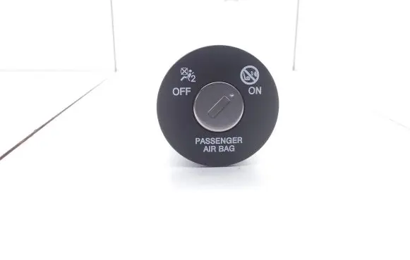 Passenger airbag on/off switch