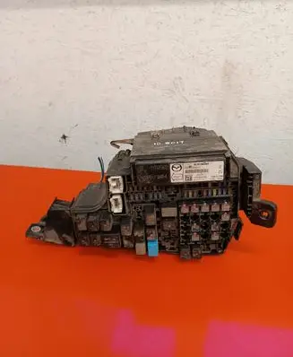 Mazda 6 Fuse module KD4566767 7154768330 K7005