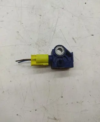 Mercedes-Benz C W204 Airbag deployment crash/impact sensor A2128204926 5WK43872