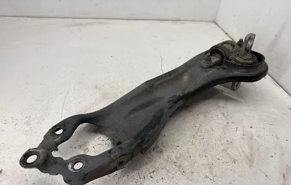 Chrysler Pacifica Rear control arm 68284315AD 68470299AA