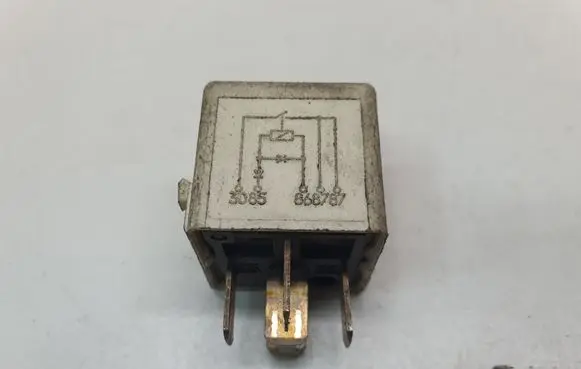 BMW 5 E34 Other relay 1729004 12631729004