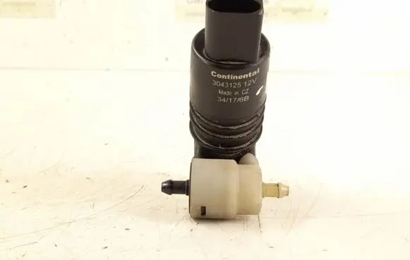 Mercedes-Benz B W245 Windshield washer spray nozzle 2048660221 3091387