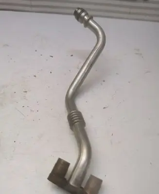 Coolant pipe/hose