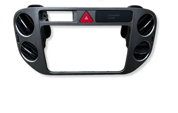 Volkswagen Tiguan Radio/GPS head unit trim 5M0858071K