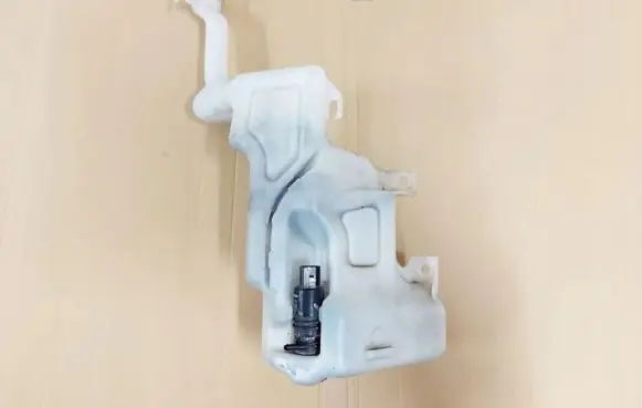 Opel Ampera Windshield washer fluid reservoir/tank 22850079