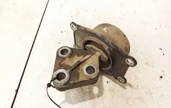 Engine mount bracket