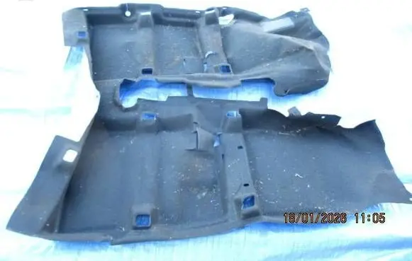 Front floor carpet liner