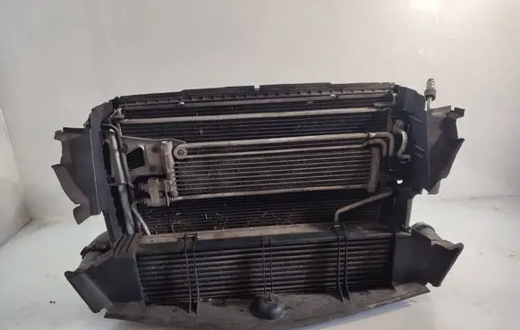 Mercedes-Benz E A207 Radiator set A2045001001