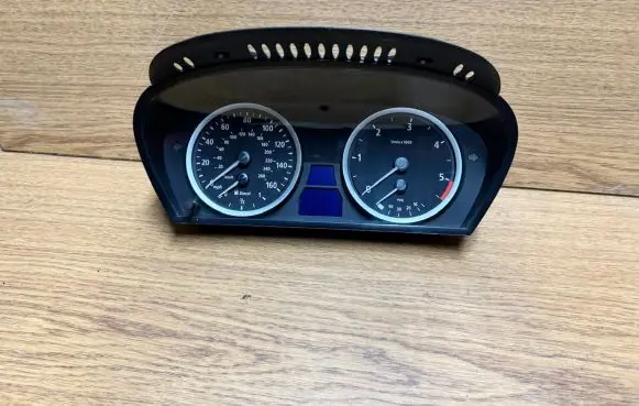 BMW 5 E60 E61 Speedometer (instrument cluster) 62116983154 110080213 213543008523