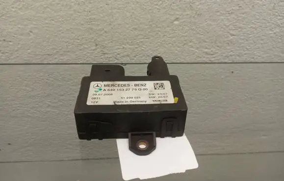 Mercedes-Benz A W169 Glow plug pre-heat relay A6401532779 51299031