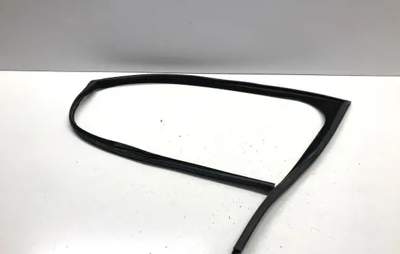 Jaguar I-Pace Rubber seal front door window/glass J9D321597A