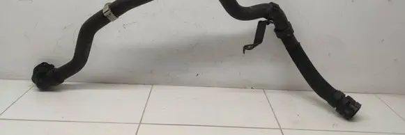 Coolant pipe/hose