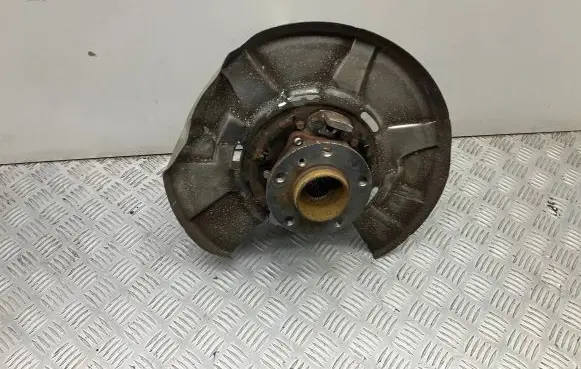 BMW 7 F01 F02 F03 F04 Rear wheel hub 6775853
