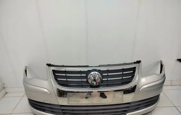 Volkswagen Touran I Front bumper 