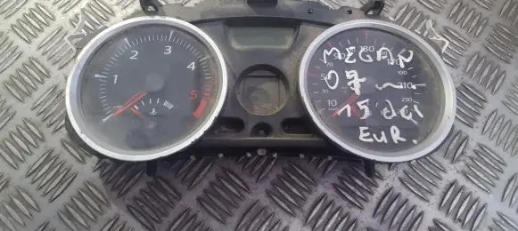 Renault Megane II Speedometer (instrument cluster) 8200720313m 35110419