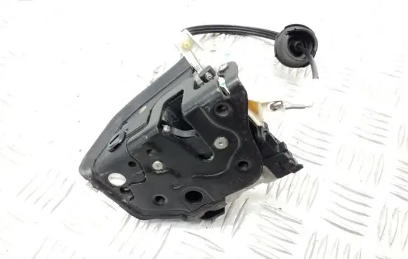 Audi A4 S4 B8 8K Rear door lock 8K0839015C