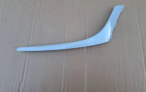 Hyundai Kona I Under headlight/headlamp trim 86563DDAA0