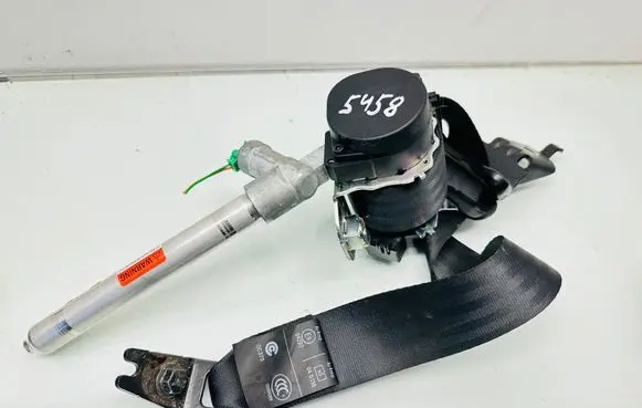 Volvo V70 Rear seatbelt 39821977