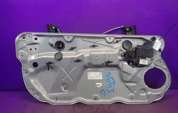 Volkswagen Polo Front door window regulator with motor 6Q2959802A