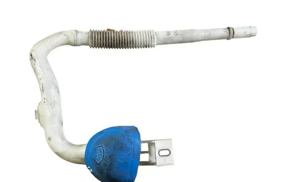 Volkswagen Touareg II Window washer liquid tank fill tube 7P6955463