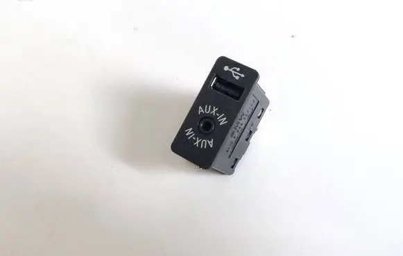 BMW X6 F16 USB socket connector 9266607