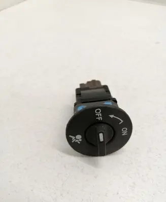 Passenger airbag on/off switch