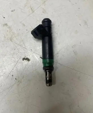 BMW X5 E70 Fuel injector 7525721 8093303832