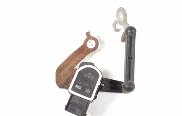 BMW 1 E82 E88 Air suspension front height level sensor 6853752