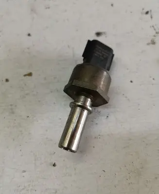 Fuel pressure sensor