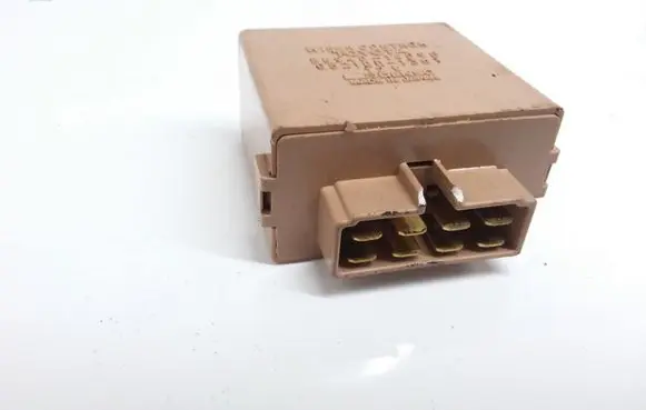 Toyota Supra A70 Window wiper relay 8594014090 0521001361