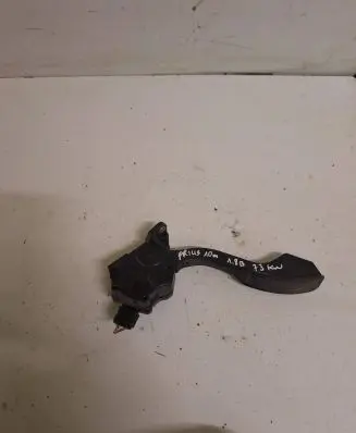 Toyota Prius (XW30) Accelerator throttle pedal 667000961 010610118